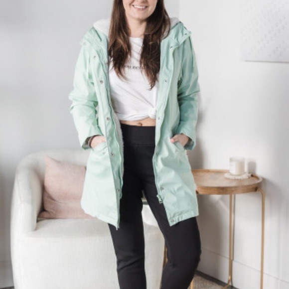 Mint green raincoat - Picture 6 of 10